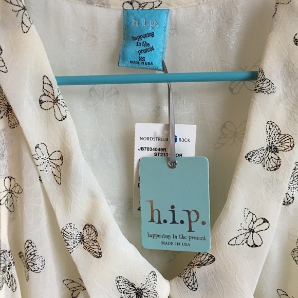 Butterfly Foil Flowing Top - Picture 5 of 8